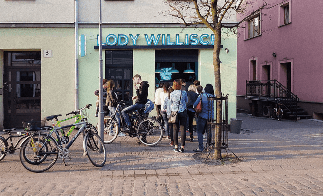 Willisch – szyld i identyfikacja wizualna fasady lodziarni